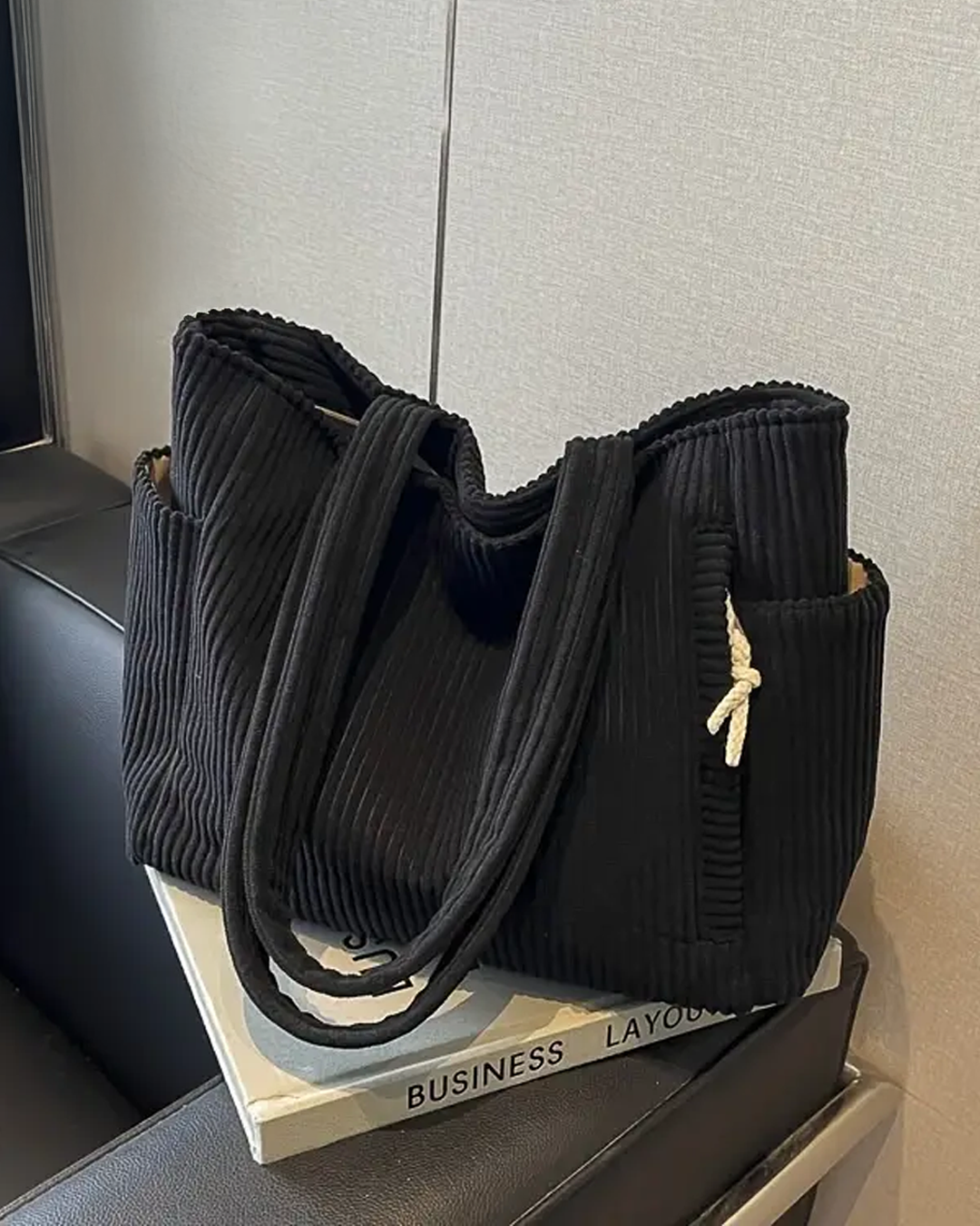 Tilda–Gerippte Tragetasche mit Kordel Detail