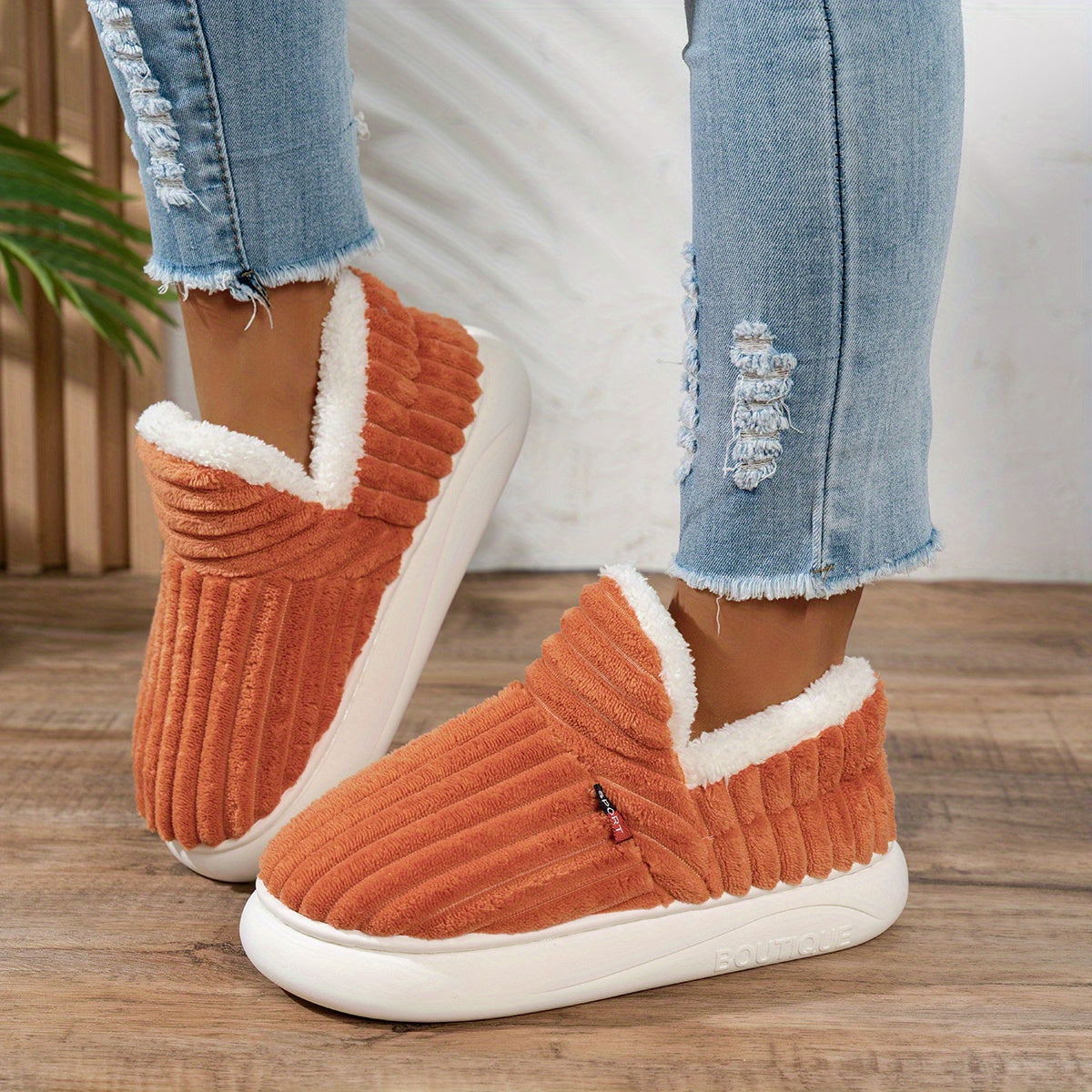 Die kuscheligen Plüsch-Hausschuhe von CozyStep